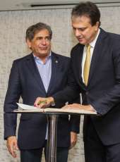 Zezinho Albuquerque toma possa na Secretaria das Cidades
