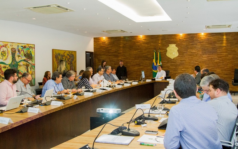 Secretaria das Cidades participa de reunião com governador Camilo Santana
