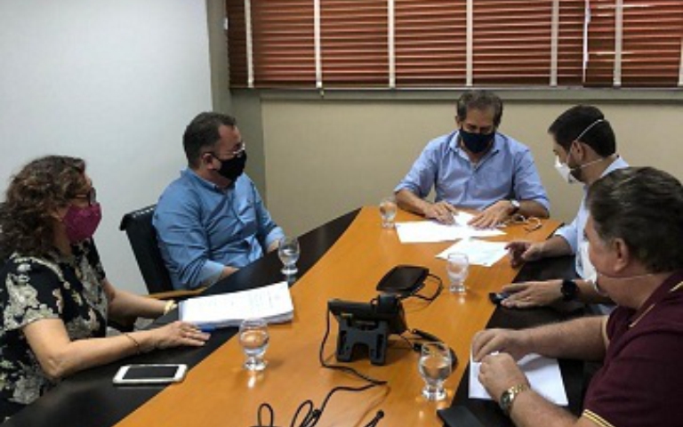 Maranguapinho: assinatura de ordem de serviço para conclusão de Residencial, em Maracanaú